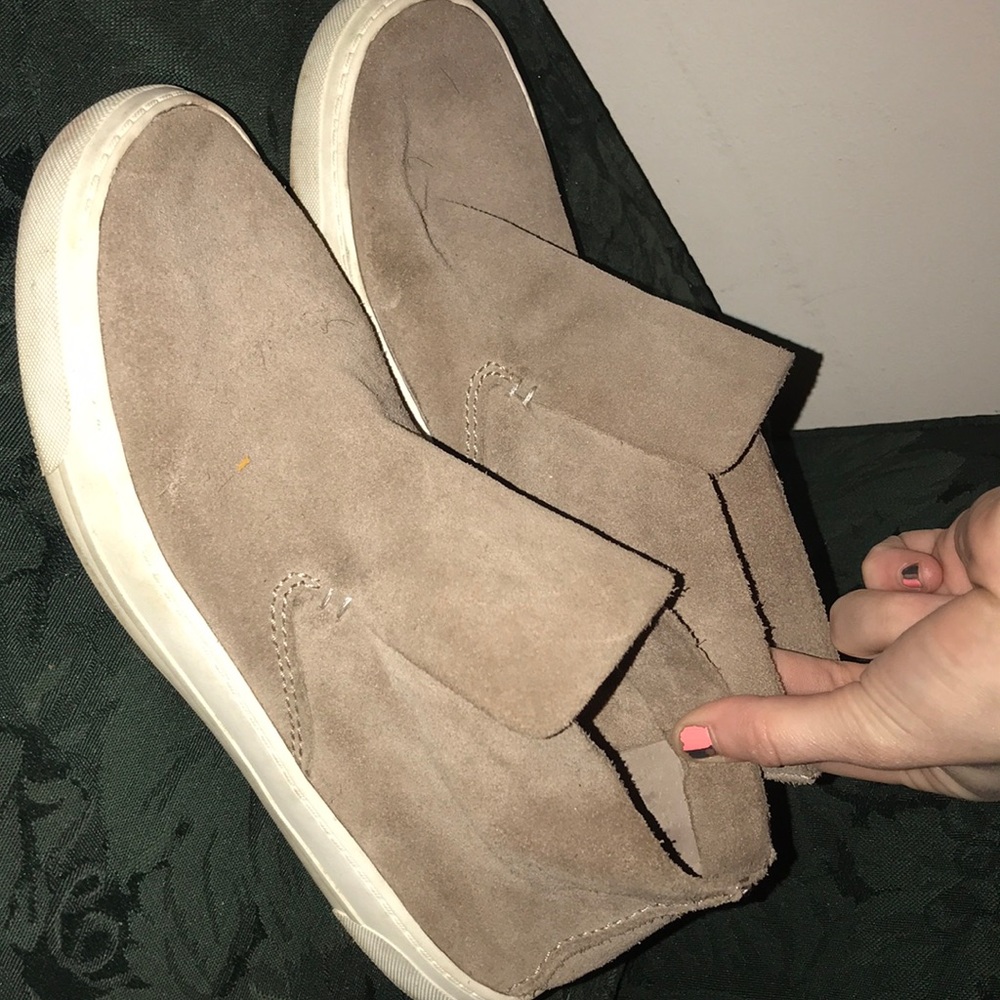 Dolce vita taupe slip on shoe! Size 6.5